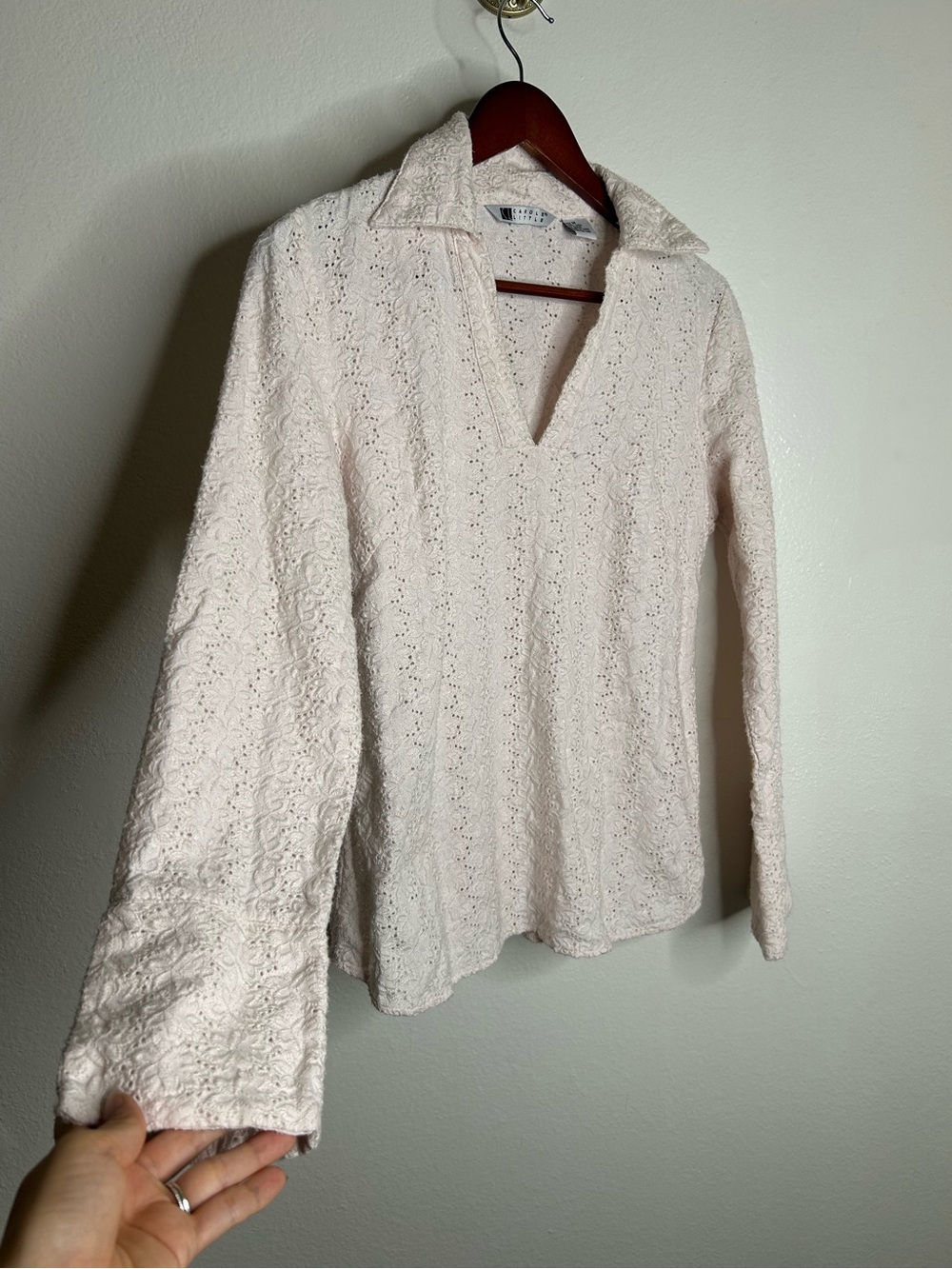 Carol Little 100% Linen Woven Cream Eyelet Bell Sleeve V - Neck Long Sleeve Top